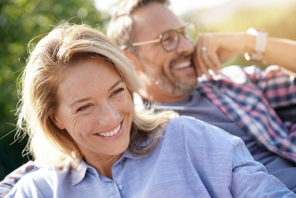 woman and man laughing in darwin